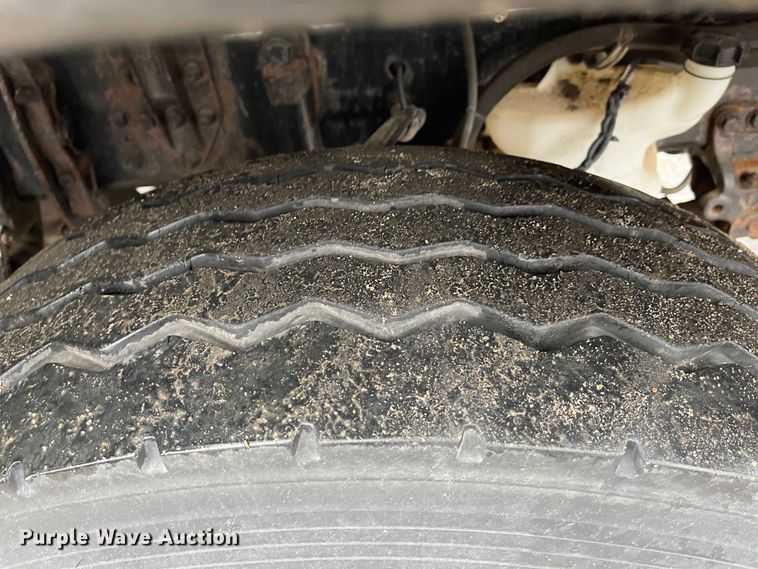 image for item MN9368 2011 Freightliner Business Class M2  flatbed truck