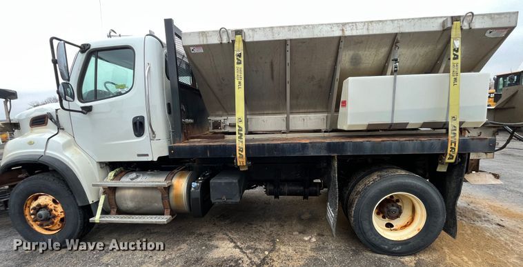 image for item MN9370 2012 Freightliner Business Class M2  flatbed truck