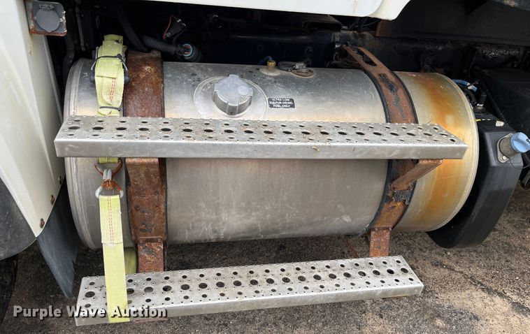 image for item MN9370 2012 Freightliner Business Class M2  flatbed truck