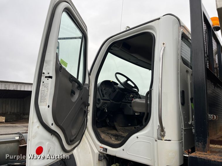 image for item MN9370 2012 Freightliner Business Class M2  flatbed truck