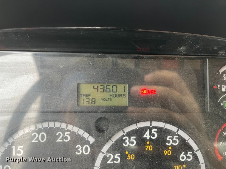 image for item MN9370 2012 Freightliner Business Class M2  flatbed truck