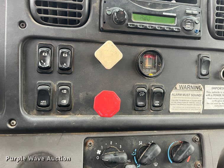 image for item MN9370 2012 Freightliner Business Class M2  flatbed truck