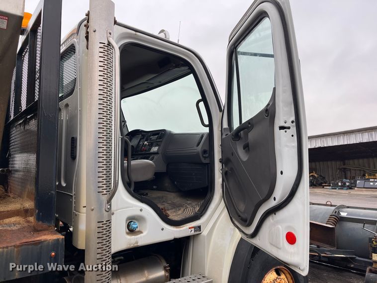 image for item MN9370 2012 Freightliner Business Class M2  flatbed truck