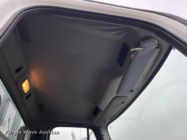 image for item MN9370 2012 Freightliner Business Class M2  flatbed truck