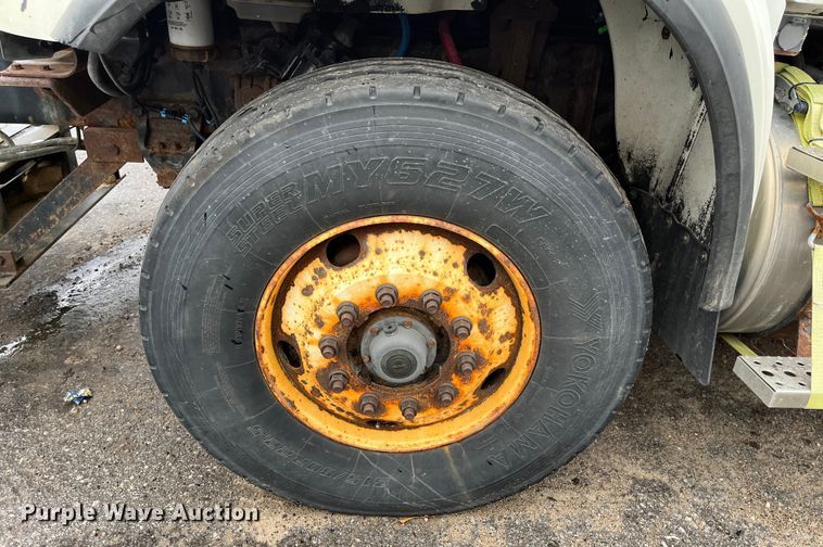 image for item MN9370 2012 Freightliner Business Class M2  flatbed truck