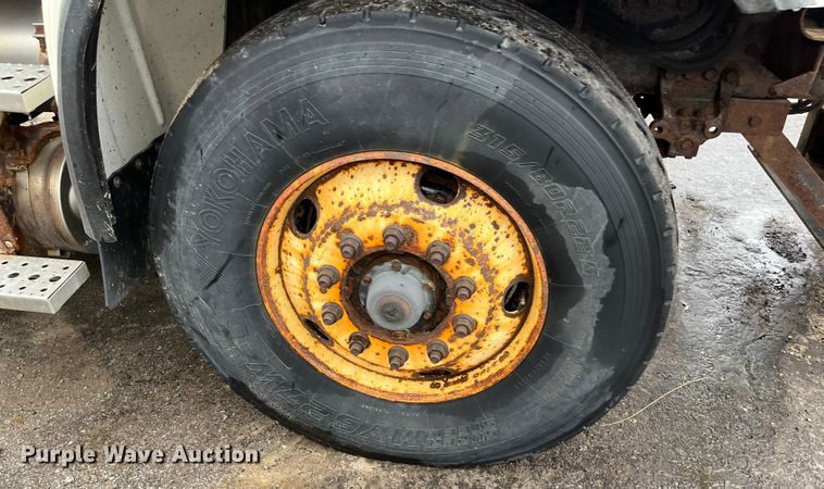 image for item MN9370 2012 Freightliner Business Class M2  flatbed truck