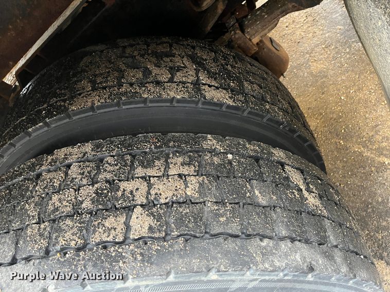 image for item MN9370 2012 Freightliner Business Class M2  flatbed truck