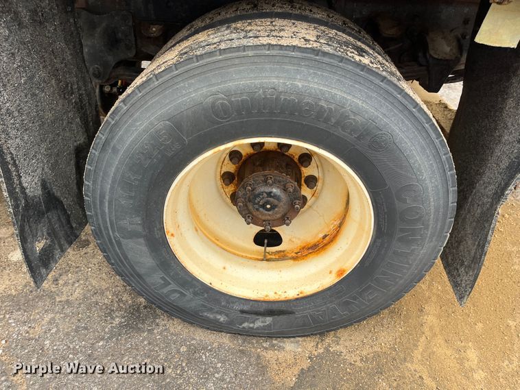 image for item MN9370 2012 Freightliner Business Class M2  flatbed truck