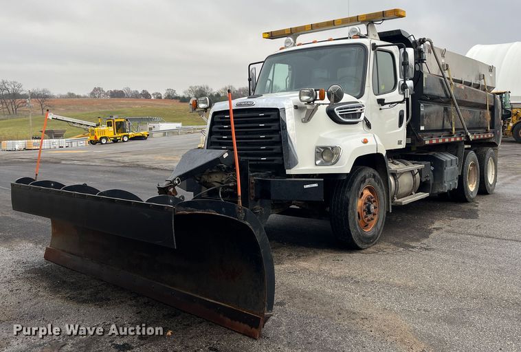 image for item MN9371 2013 Freightliner 108SD  dump truck