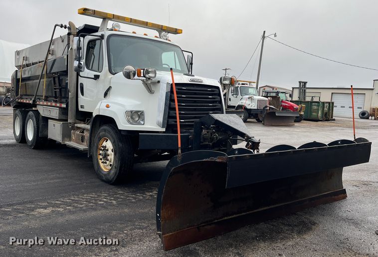 image for item MN9371 2013 Freightliner 108SD  dump truck