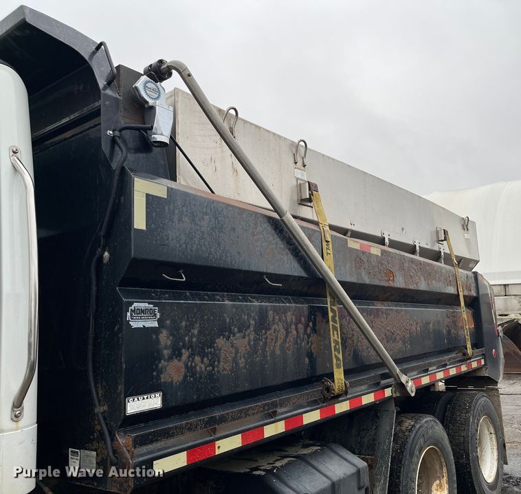 image for item MN9371 2013 Freightliner 108SD  dump truck