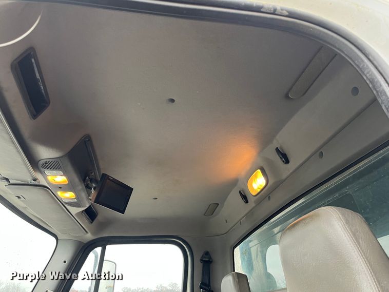 image for item MN9371 2013 Freightliner 108SD  dump truck