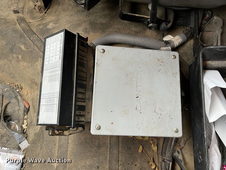 image for item MN9371 2013 Freightliner 108SD  dump truck