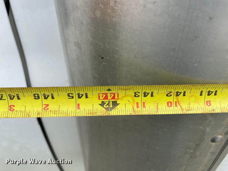 image for item MR9515 2004 Chevrolet Express 3500  box truck