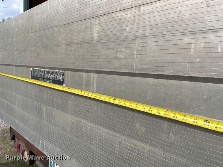 image for item MR9515 2004 Chevrolet Express 3500  box truck