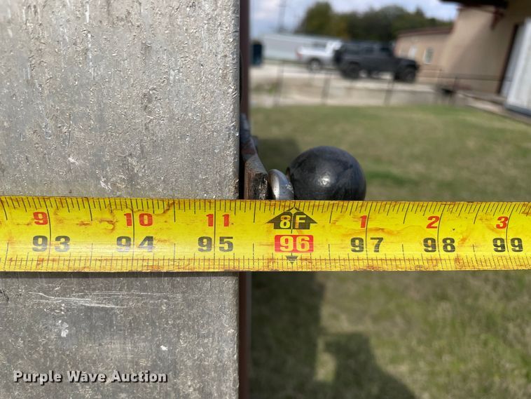 image for item MR9515 2004 Chevrolet Express 3500  box truck