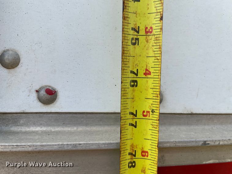 image for item MR9515 2004 Chevrolet Express 3500  box truck