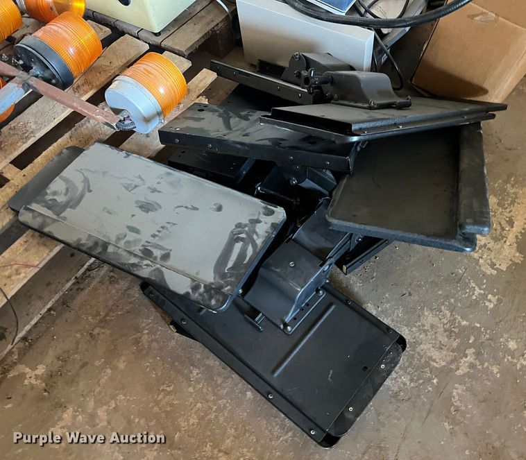 image for item MS9023 Office furniture