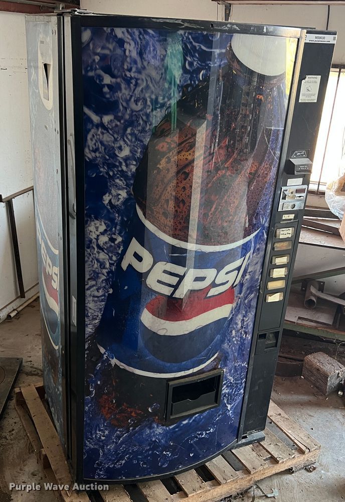 image for item MS9030 Dixie-Narco DNCB522MC7300-6  vending machine