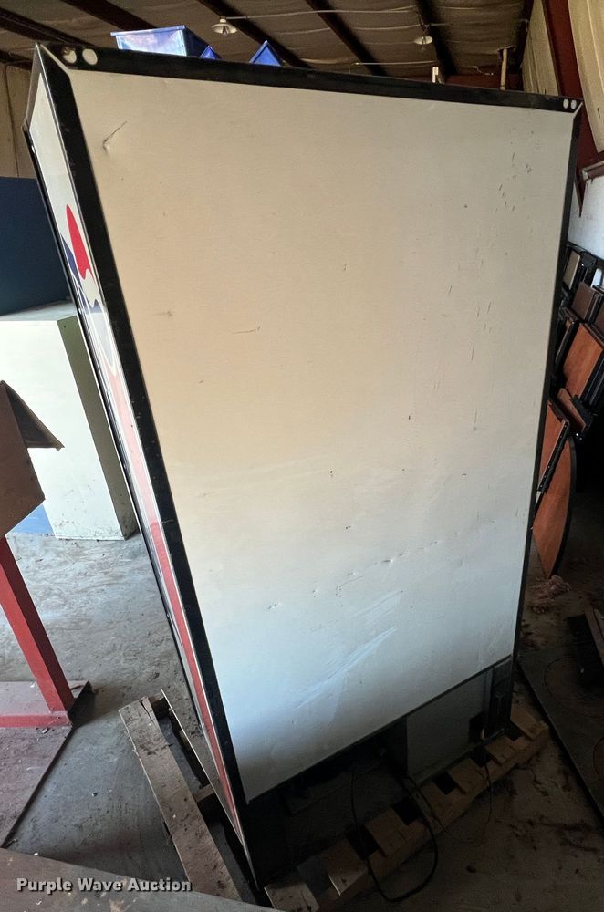 image for item MS9030 Dixie-Narco DNCB522MC7300-6  vending machine