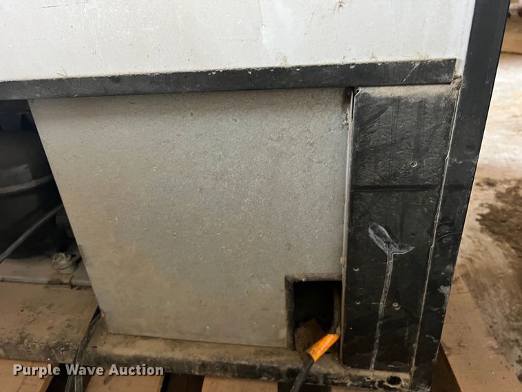 image for item MS9030 Dixie-Narco DNCB522MC7300-6  vending machine