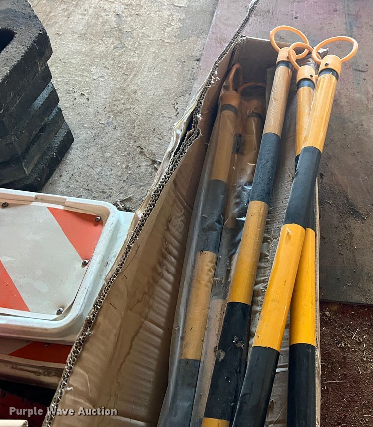 image for item MS9032 Construction traffic signs