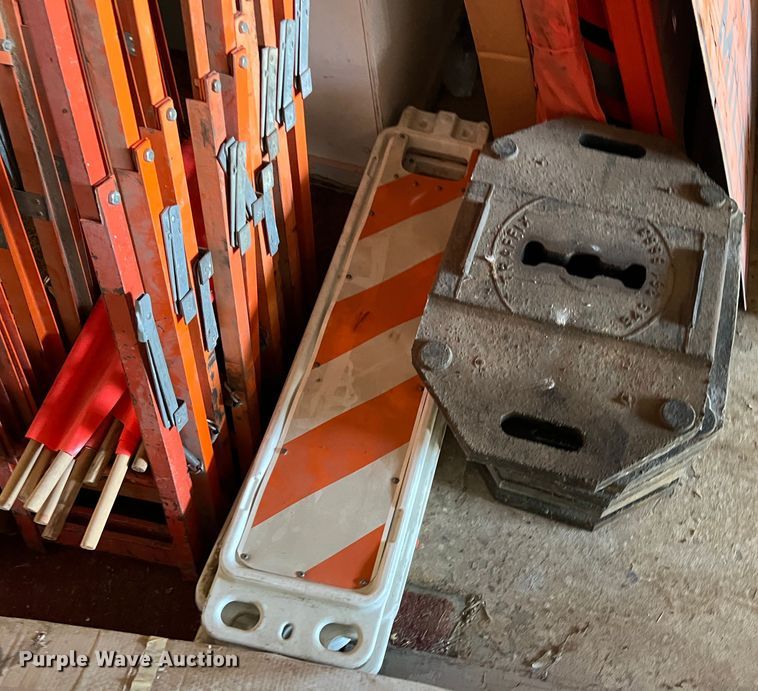 image for item MS9032 Construction traffic signs