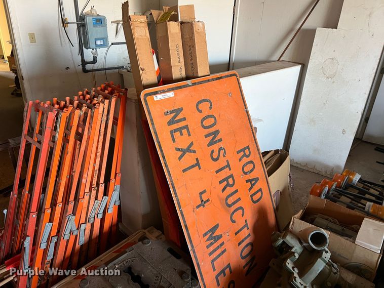 image for item MS9032 Construction traffic signs