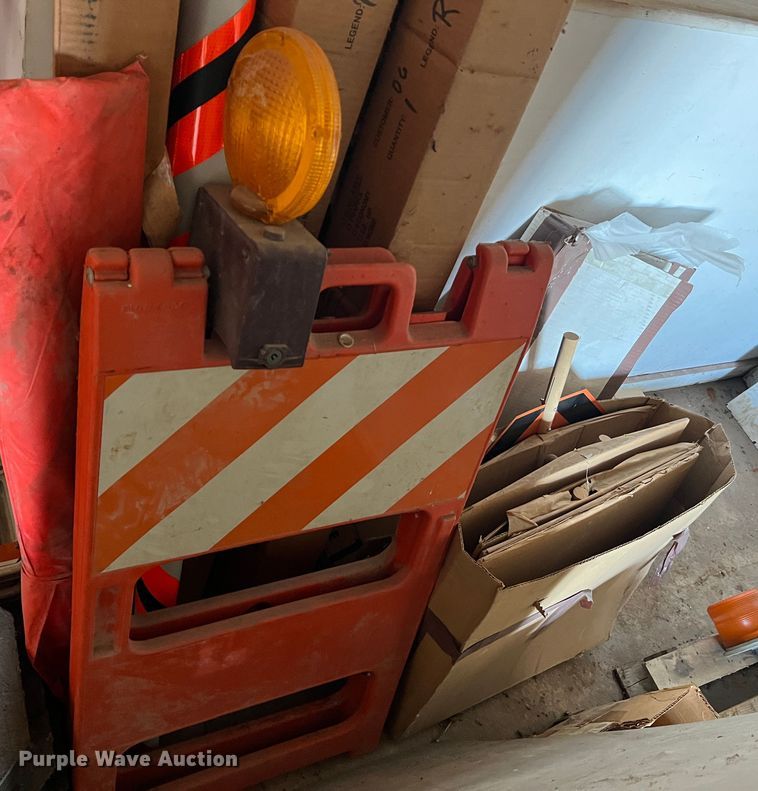 image for item MS9032 Construction traffic signs