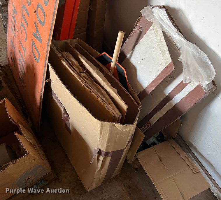 image for item MS9032 Construction traffic signs