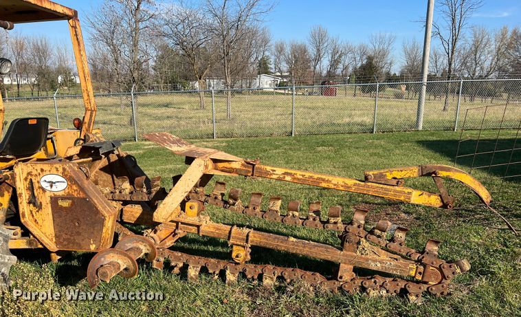 image for item MS9033 Davis Road Run'r  trencher