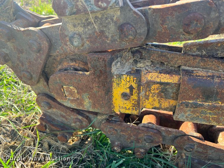 image for item MS9033 Davis Road Run'r  trencher