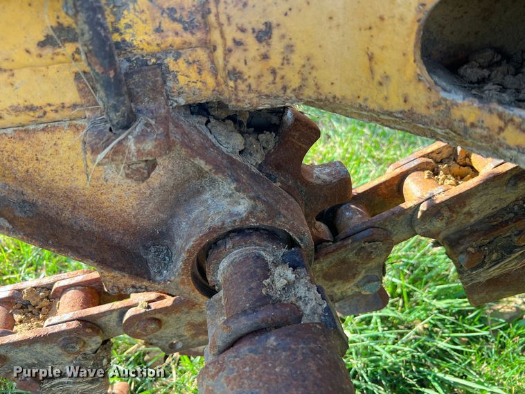 image for item MS9033 Davis Road Run'r  trencher