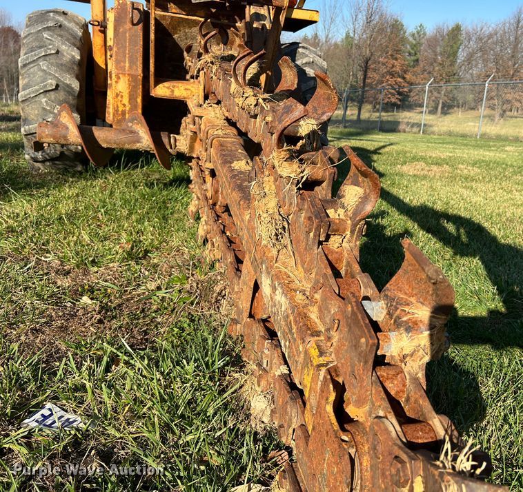 image for item MS9033 Davis Road Run'r  trencher