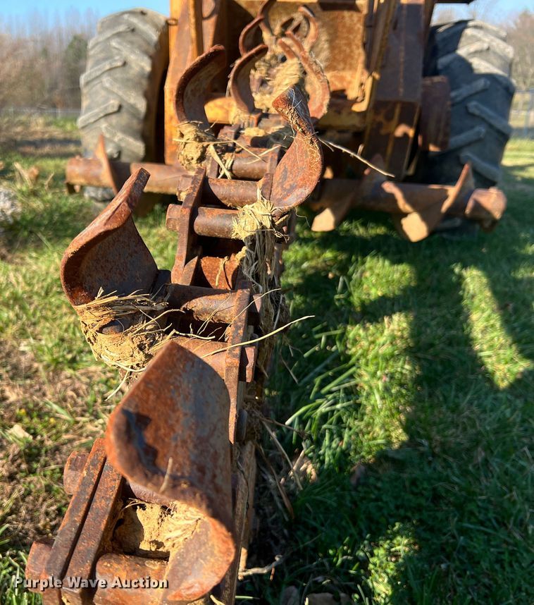 image for item MS9033 Davis Road Run'r  trencher