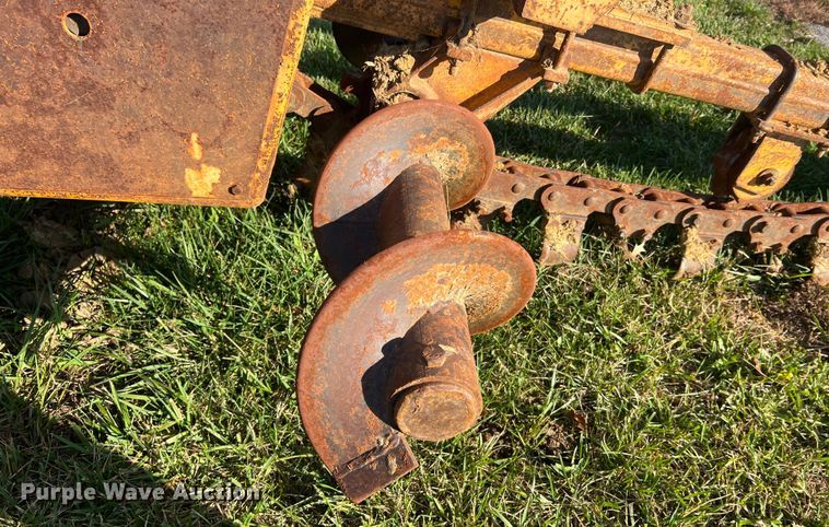 image for item MS9033 Davis Road Run'r  trencher