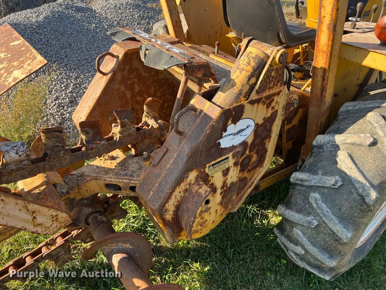 image for item MS9033 Davis Road Run'r  trencher