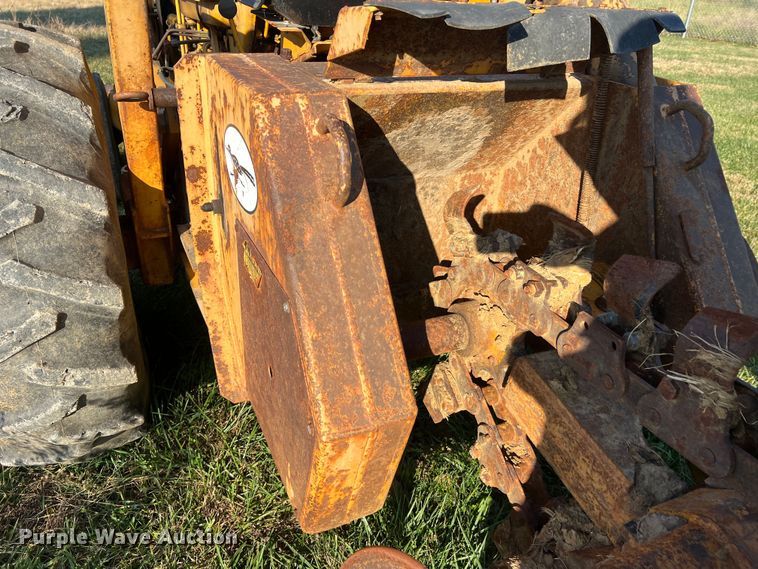 image for item MS9033 Davis Road Run'r  trencher