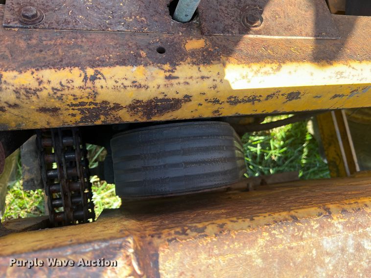 image for item MS9033 Davis Road Run'r  trencher