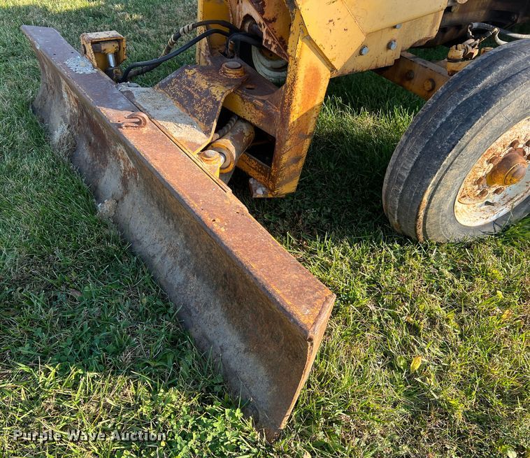 image for item MS9033 Davis Road Run'r  trencher