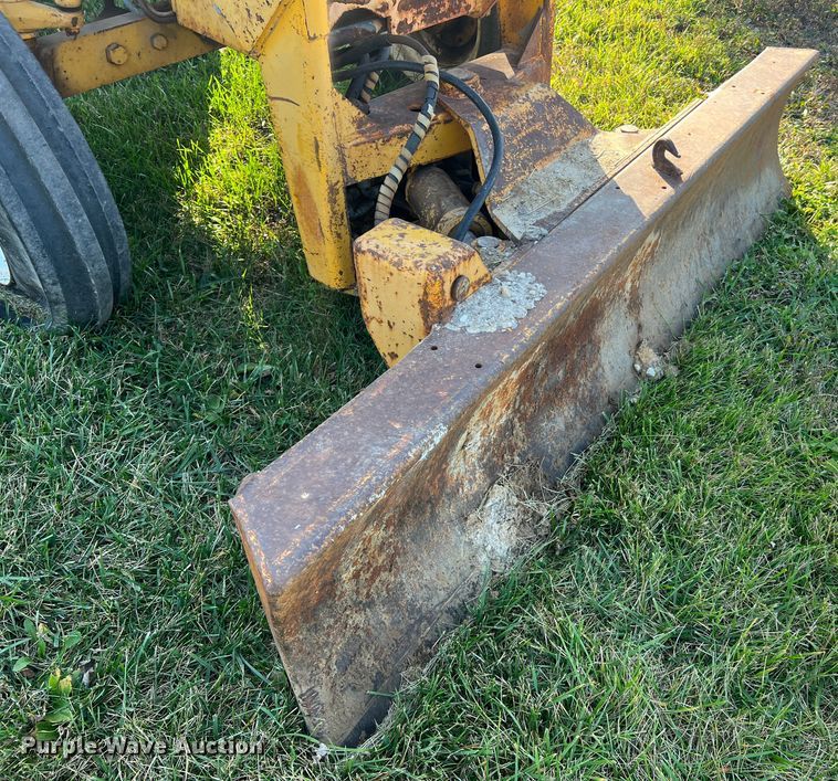 image for item MS9033 Davis Road Run'r  trencher