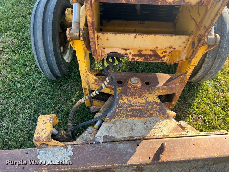 image for item MS9033 Davis Road Run'r  trencher