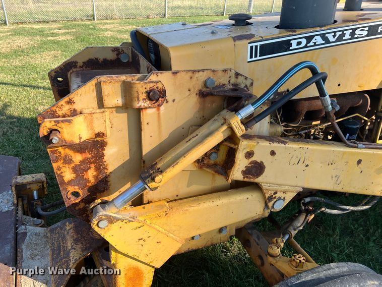 image for item MS9033 Davis Road Run'r  trencher