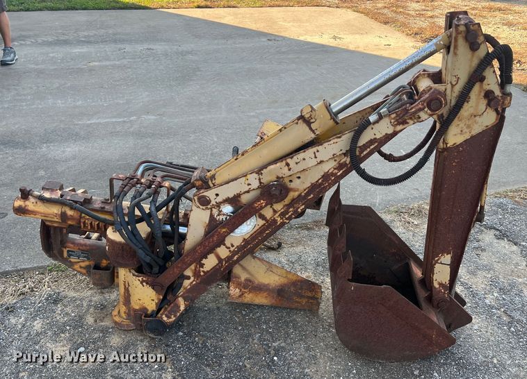 image for item MS9033 Davis Road Run'r  trencher