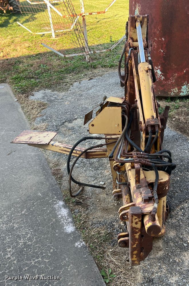 image for item MS9033 Davis Road Run'r  trencher