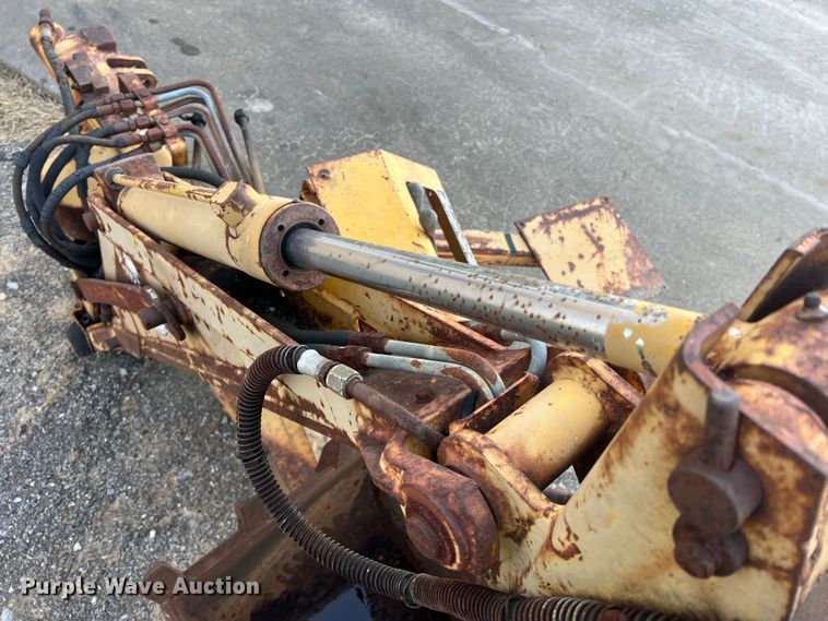 image for item MS9033 Davis Road Run'r  trencher