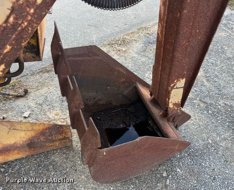 image for item MS9033 Davis Road Run'r  trencher