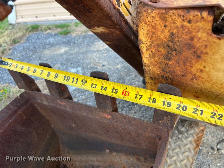 image for item MS9033 Davis Road Run'r  trencher