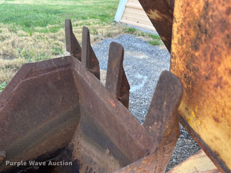 image for item MS9033 Davis Road Run'r  trencher