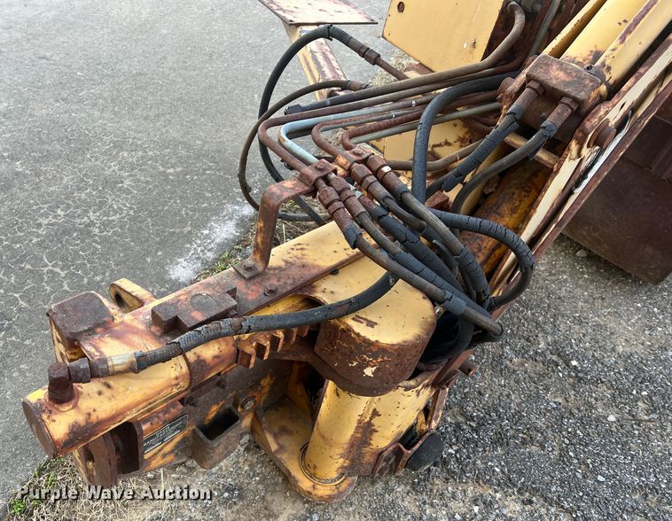 image for item MS9033 Davis Road Run'r  trencher